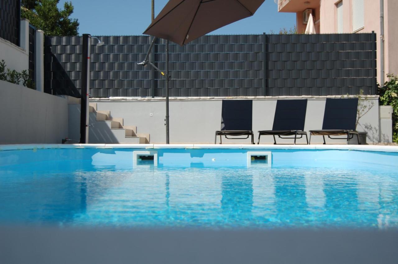 Nela & Sara - 2 Apartments With Heated Swimming Pool سيغيت فغانييتْسا المظهر الخارجي الصورة
