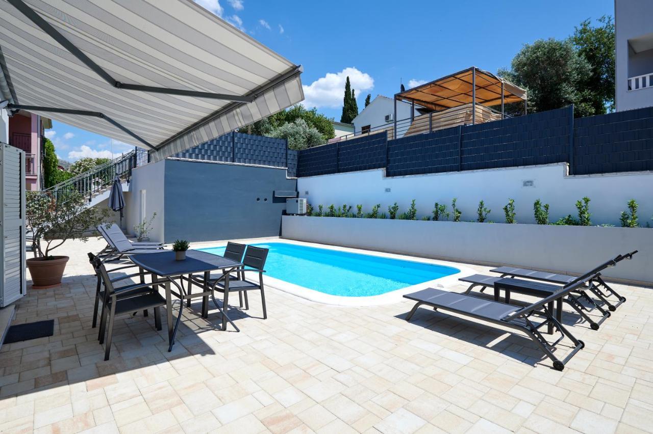 Nela & Sara - 2 Apartments With Heated Swimming Pool سيغيت فغانييتْسا المظهر الخارجي الصورة
