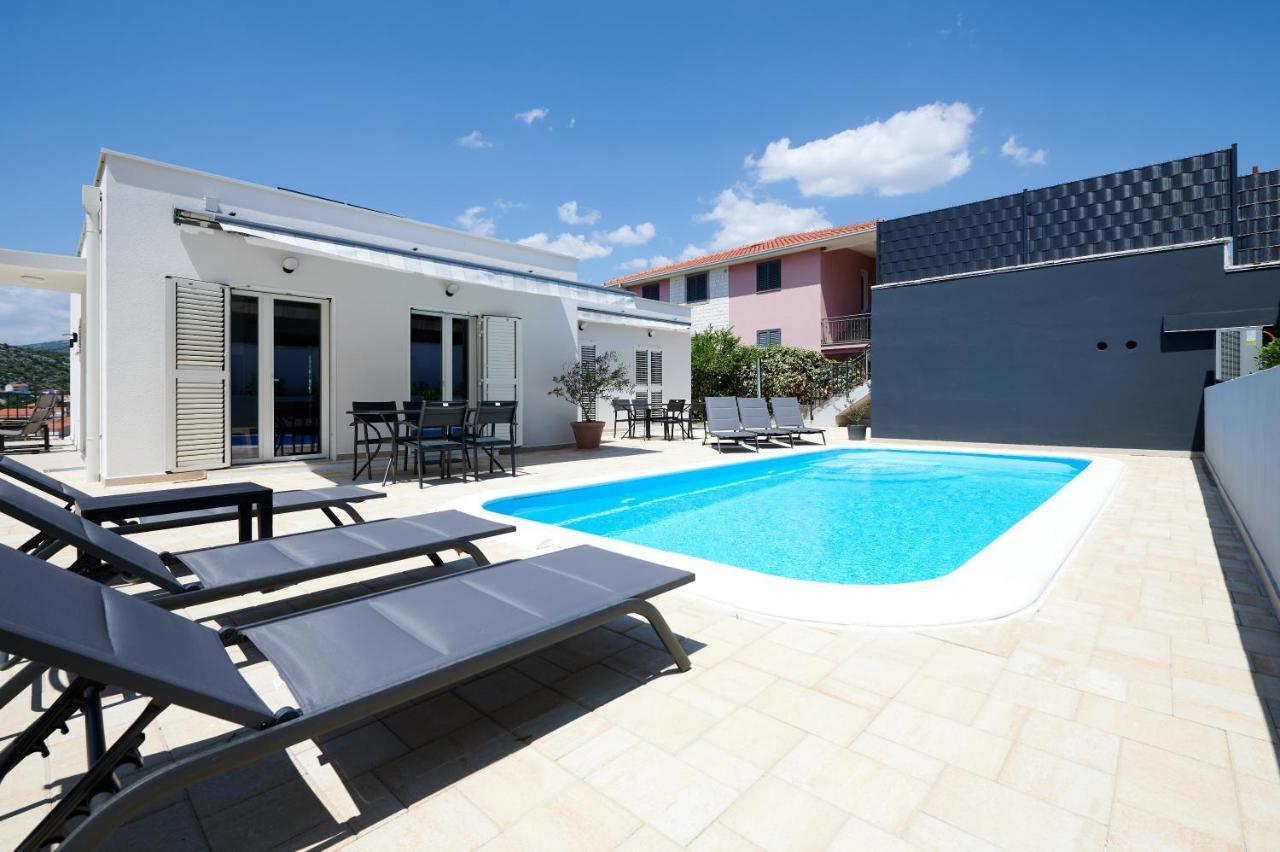 Nela & Sara - 2 Apartments With Heated Swimming Pool سيغيت فغانييتْسا المظهر الخارجي الصورة