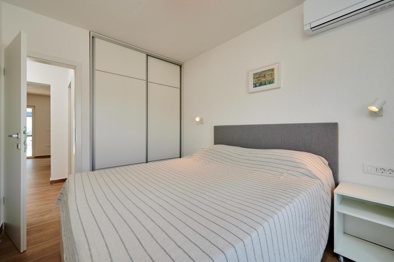 Nela & Sara - 2 Apartments With Heated Swimming Pool سيغيت فغانييتْسا المظهر الخارجي الصورة