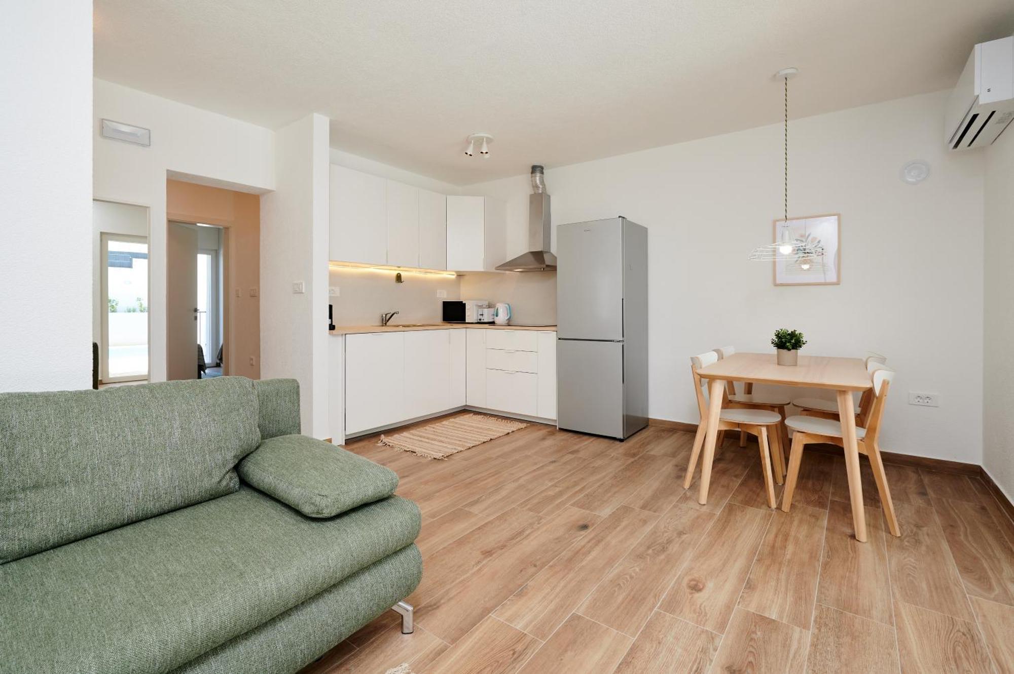 Nela & Sara - 2 Apartments With Heated Swimming Pool سيغيت فغانييتْسا المظهر الخارجي الصورة